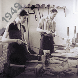 Zwei Männer in der Aluminiumgießerei