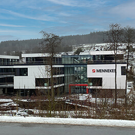 Das Verwaltungskomplex von MENNEKES am Standort Welschen Ennest