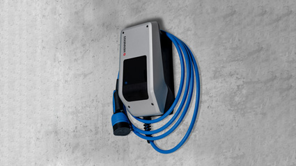 Wallbox AMTRON® Compact von MENNEKES hängt an der Wand