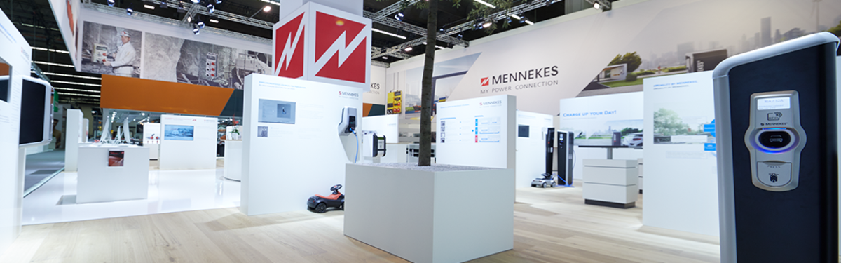 [Translate to German (Austria) (de_AT):] Messestand auf der Light + Building 2018 von MENNEKES